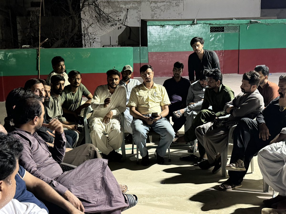 MohsinGhumman31's tweet photo. پاکستان تحریک انصاف ضلع حیدرآباد کے صدر محسن گھمن کی زیرِ صدارت، ریجنل یوتھ ونگ صدر عبدالغفار کے ہمراہ یوتھ ونگ کی ضلعی و ٹاؤن کابینہ کے وفد کا انصاف ہاؤس میں اہم اجلاس۔

اجلاس میں سیاسی امور اور آئندہ کے لائحہ عمل پر تفصیلی تبادلہ خیال کیا گیا۔ https://t.co/CXLH5IT6VC