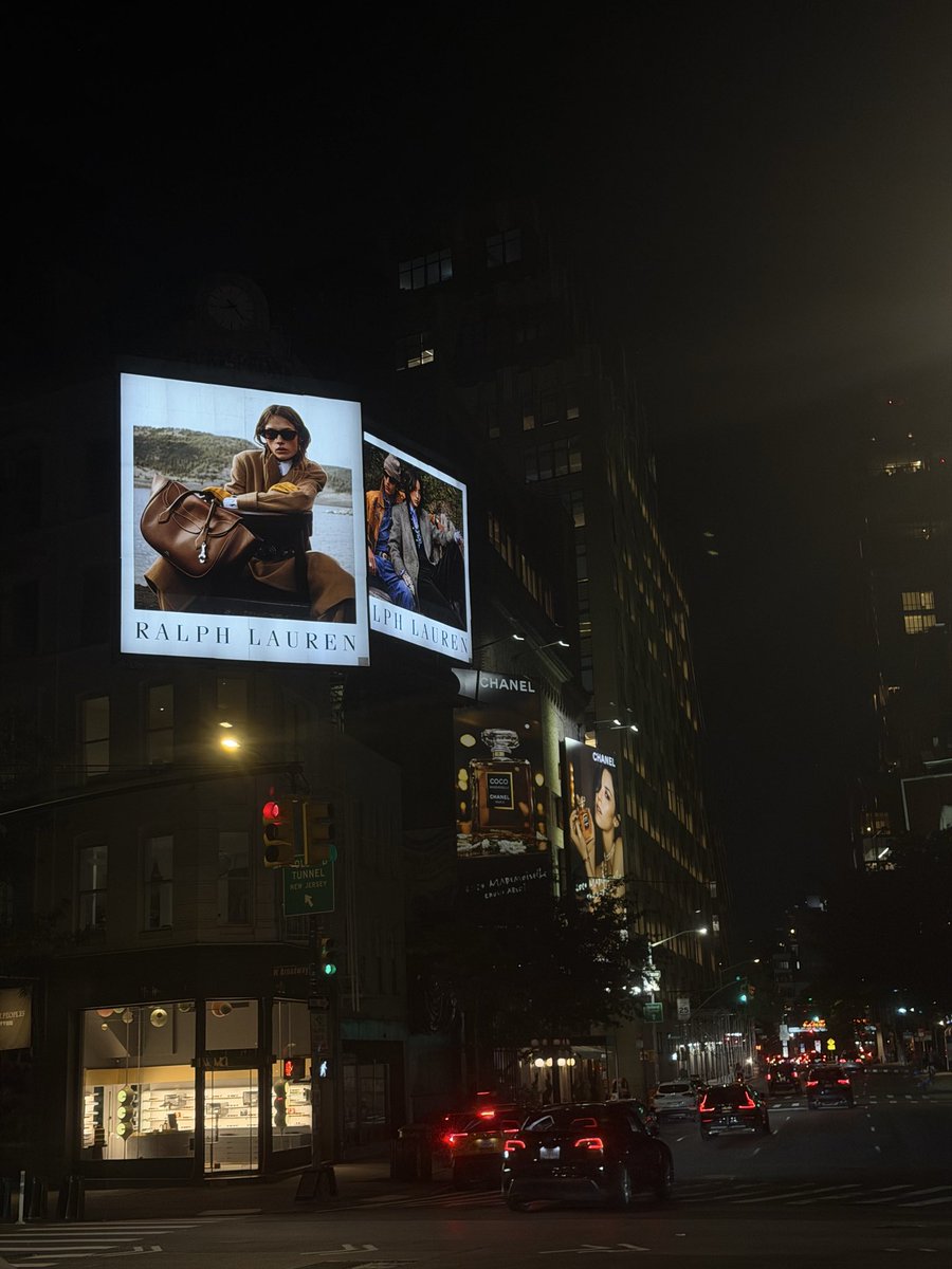 saralucijad's tweet photo. photocards from NY https://t.co/CUho0ZfGsM