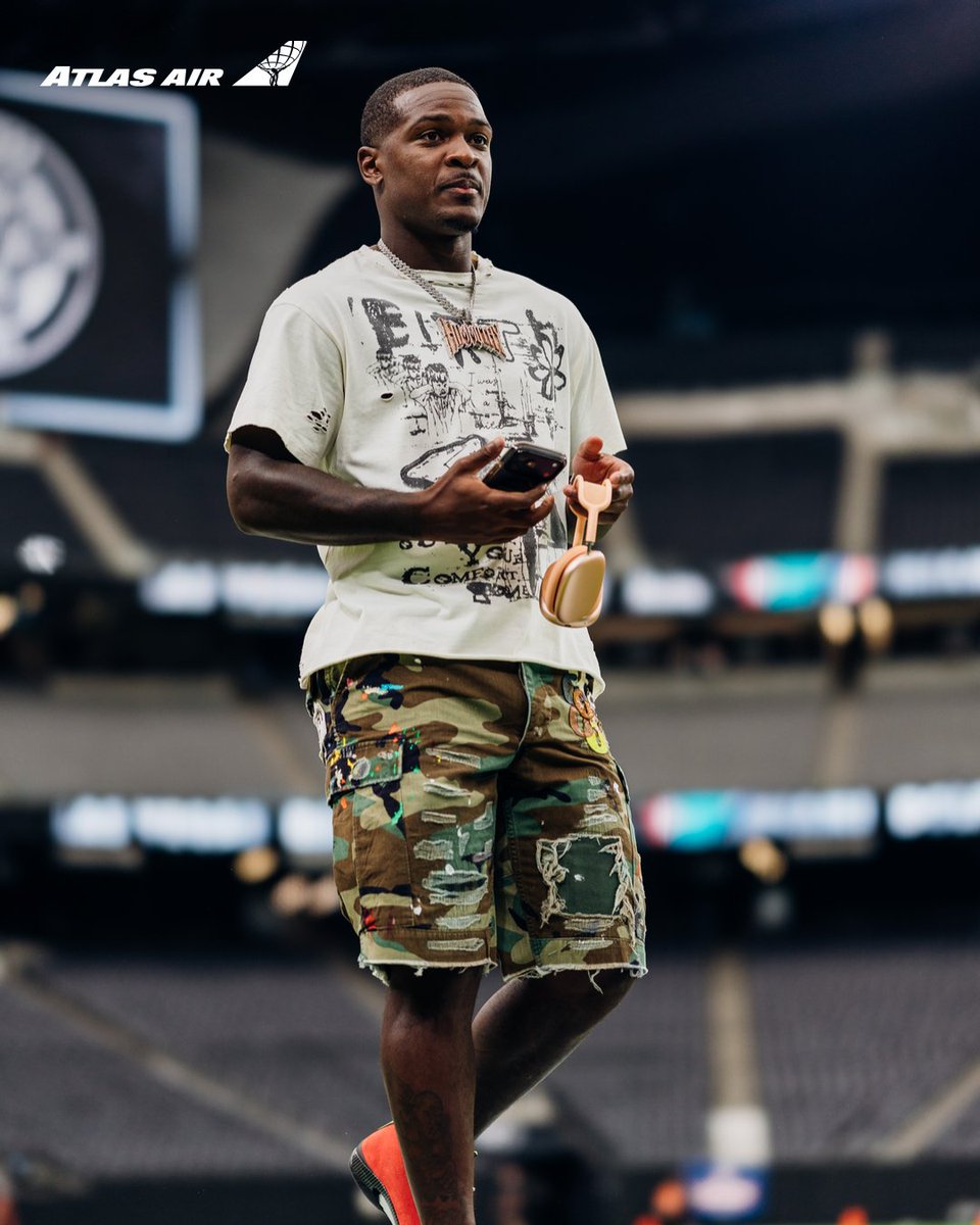 MiamiDolphins's tweet photo. In the building 🏟️ https://t.co/lxTnUW8Ov6