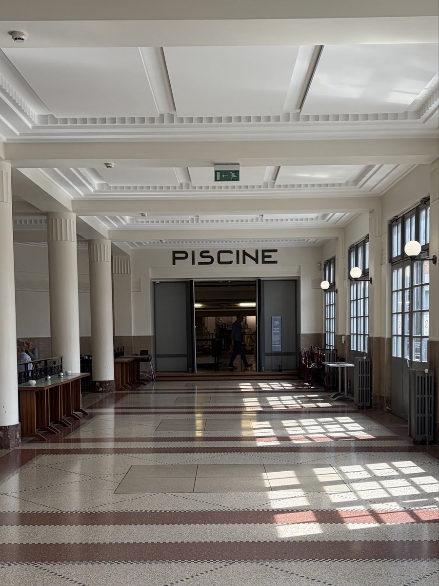 hannahvsdesign's tweet photo. La Piscine, a public art deco swimming pool turned into a beautiful museum.

If Korea knows how to preserve old sites as cafes, France knows to do so as museums. https://t.co/ITpztIbRS9