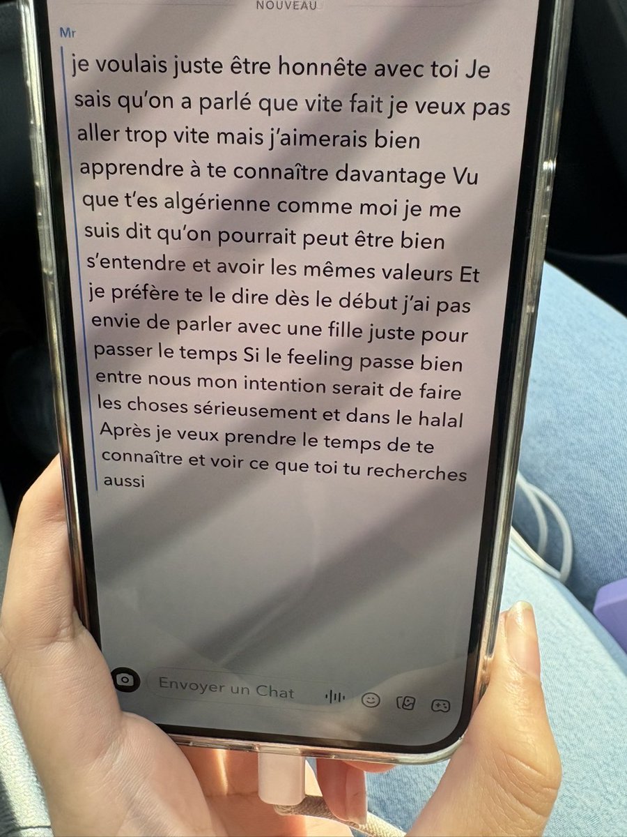 user_m6nwt's tweet photo. Wtf? Y ma add hier je sais mm pas il ressemble a quoi? Les gens son fou https://t.co/Sbqpu3Xwxt
