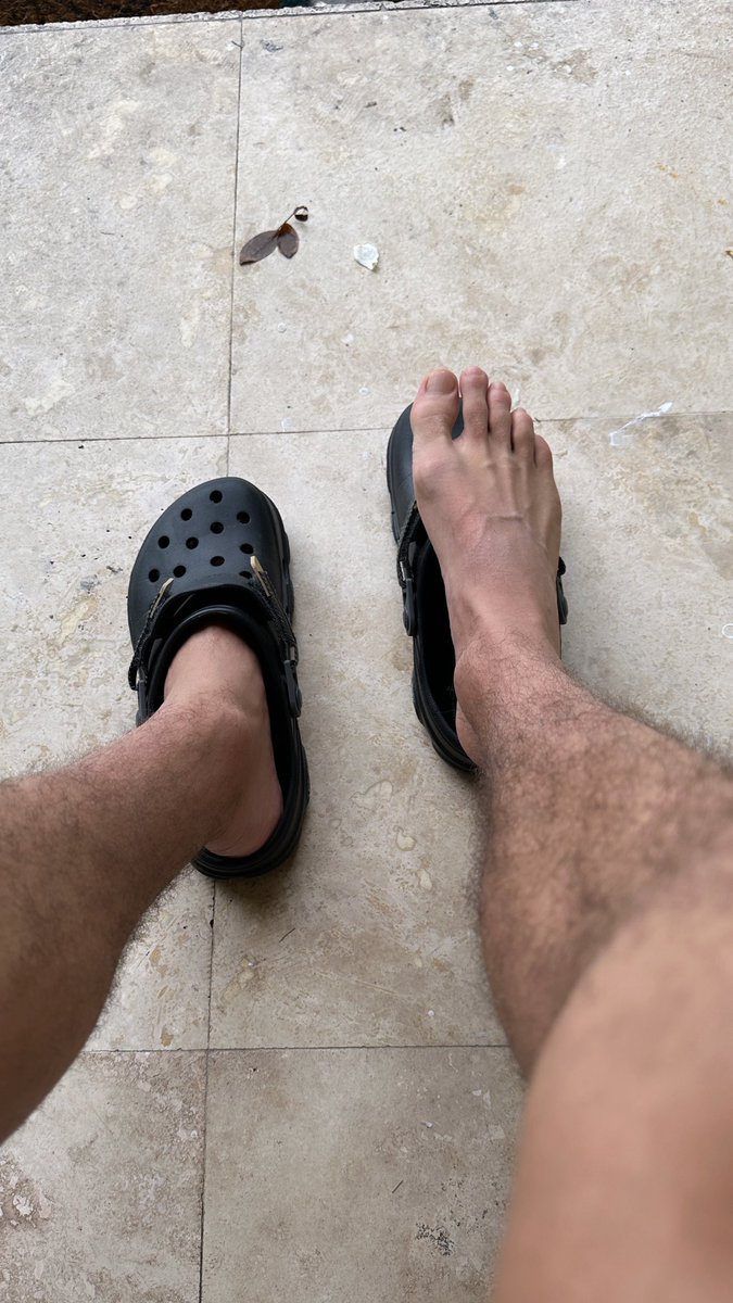 arabfeetlover's tweet photo. Last days of summer https://t.co/03iHlLjX1A