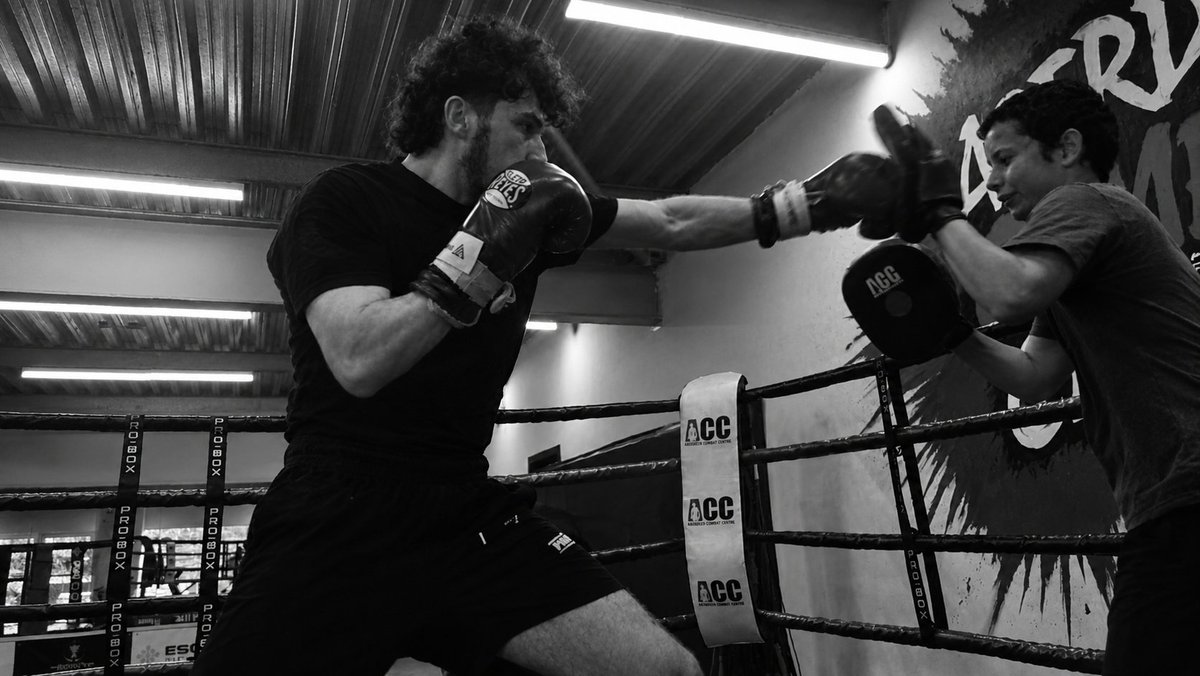 benmiddlet47343's tweet photo. “Life is a series of decisions. We never know what the future holds.” 🥊

Sponsored by Prince Clothing 

#Boxing #Boxer #BoxingTraining #BoxingLife #BoxingMotivation #FightNight #BoxingWorkout #BoxingSkills #BoxingGym #AmateurBoxing #BoxingCommunity https://t.co/W4du3dr3jv