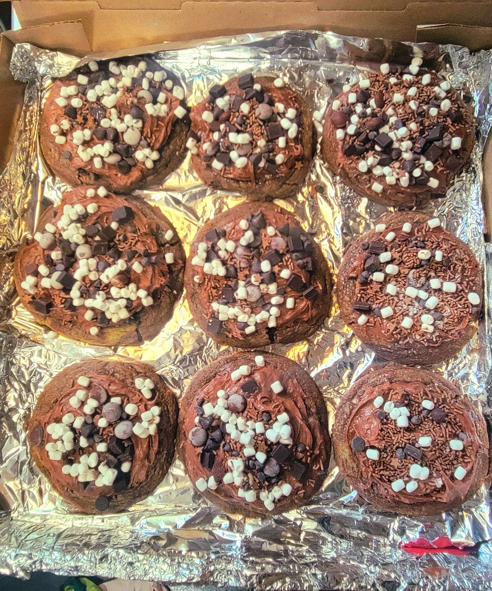 cycleaddict03's tweet photo. Would y'all eat my cookies https://t.co/P2fdCQicqk