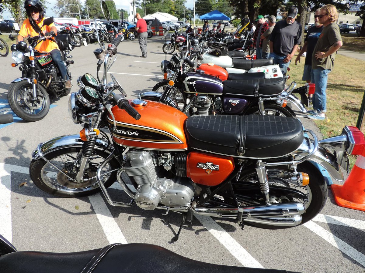 Moto_History's tweet photo. Vintage Ozarks motorcycle show this past week, this is a great event. #motorcycleshows #vjmc #classicmotorcycles #motorcycleevents #oldmotorcycles #ozarksvintagemotorcycleshow https://t.co/1v8Q9bXgWZ
