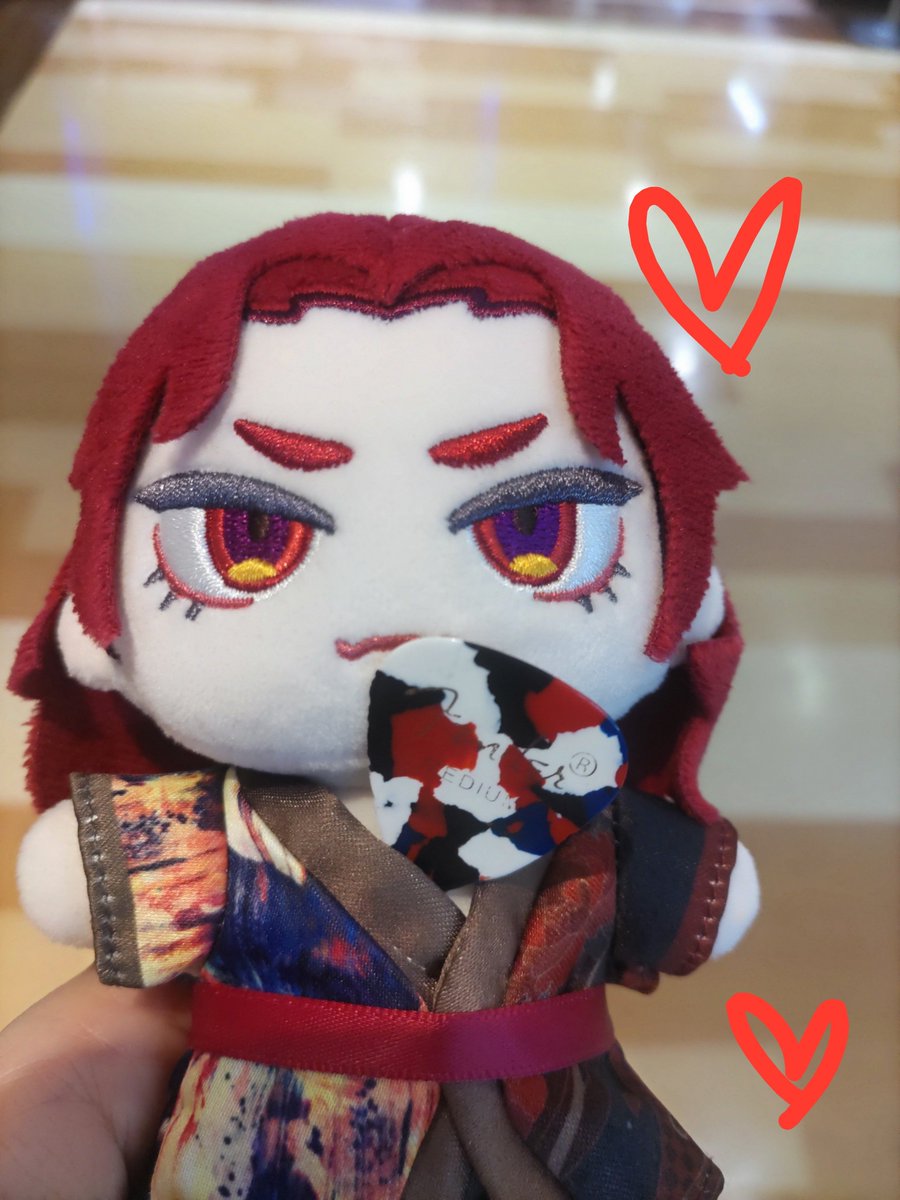 211HOtaMI247's tweet photo. 🍎LAO熊谷
あんなに息切れしてゼエゼエするライブは初めてだった😅
めちゃくちゃ楽しかった！

🎸ヨティさんからピック戴きました🥰
ワタシ、ヨティサン、スキ… https://t.co/7SYihEOSqN