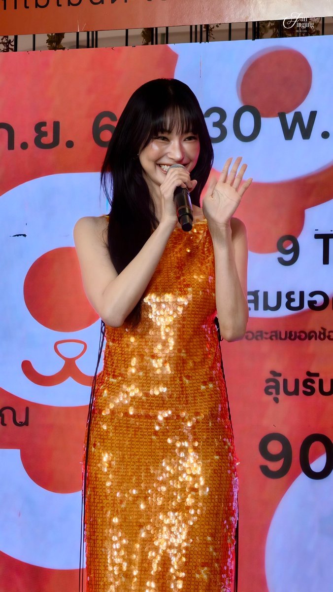 JanJingjing_TH's tweet photo. ขอขอบคุณ Central Korat ที่ให้เกียรติเชิญจิงจิงไปร่วมเป็นส่วนหนึ่งในงาน Celebrate The Moment ฉลองทุกโมเมนต์ ใช้ชีวิตให้สุดที่เซ็นทรัล โคราช 🧡🤍 

JINGJING AT CENTRAL KORAT 
#CelebrateMomentxJingJingyu 

ขอขอบคุณแฟนคลับที่อยู่โคราชที่ให้การต้อนรับอย่างอบอุ่น และขอบคุณคนที่เดินทางไกลเพื่อไปหาจิงจิงด้วยนะค้าบ ออกงานต่างจังหวัดมีคนไปหาจิงจิงเย้อมากเลย 🥺  และที่ขาดไม่ได้ ขอบคุณทีมหน้าจอที่อยู่ด้วยกัน ขอบคุณมาก ๆ เลยนะคะ สู้งานกันสุด ๆ เติมจิงจิงวันอาทิตย์กันจนเต็มอิ่มแล้ว พร้อมลุยวันจันทร์ ! 💪🏻 แล้วเจอกันใหม่งานหน้านะคั้บ 🤍🤍