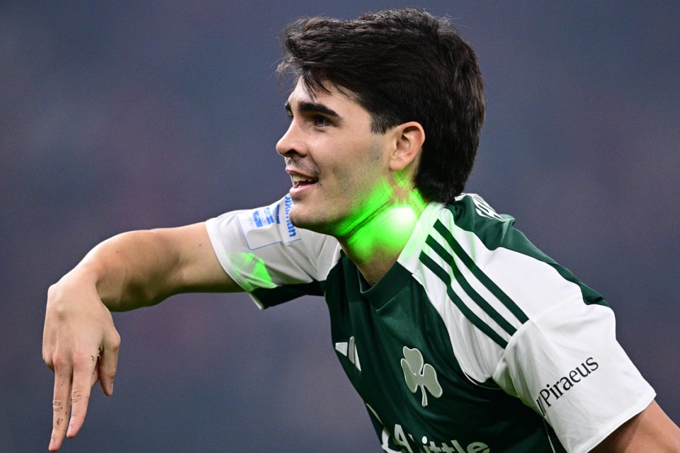 Crash_cfu's tweet photo. Ήρεμα ρε τρελέ, θα πνίξεις τον Τσόχο...
🇦🇷☘️
#paofc https://t.co/HlkJ2Gbp78