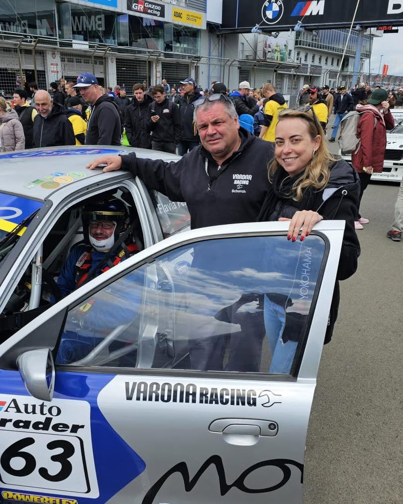 ChantelMat2f's tweet photo. Erfolgreiches Rennwochenende für den AC Mayen bei der Nürburgring Classic: Flavia Fernandes und Mike Klebe zeigten im Ford Mondeo starke Leistungen. Nächster Einsatz: Oldtimer Grand Prix im August. https://t.co/jLlCxcR46S
