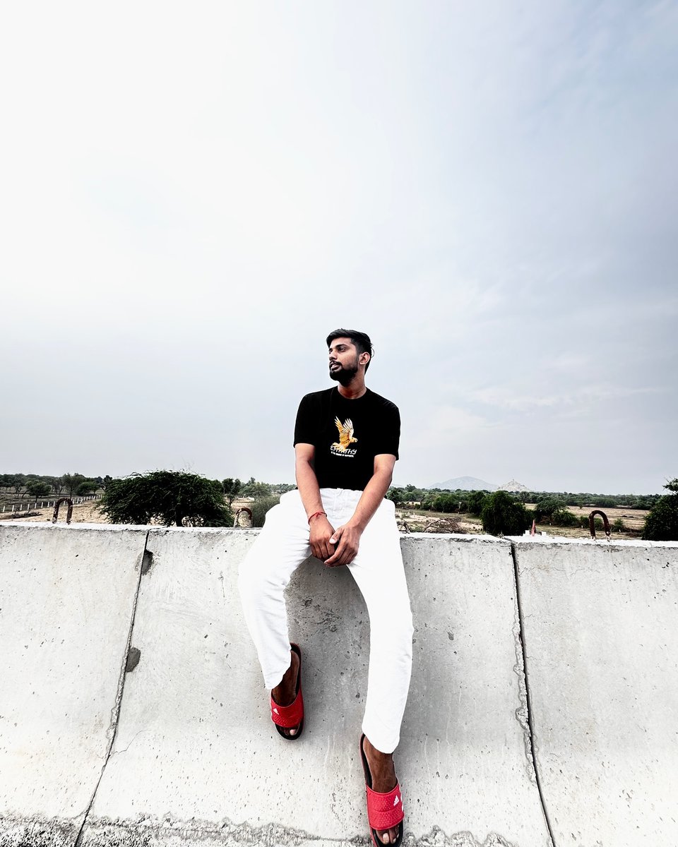 ElliottMontaque's tweet photo. Urban life, captured in its raw, vibrant essence. https://t.co/qi1abFCOKz