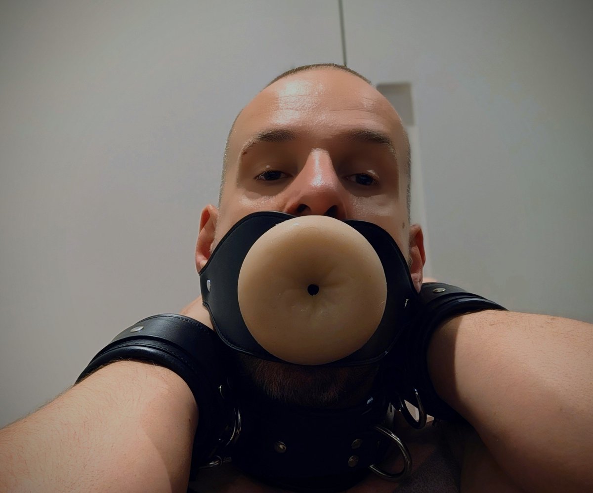 BullBottomxxx's tweet photo. Fleshjack pussy gag: check. Restraints: check. 20 guys using me one after another: Slots are filling.

#NSFW #Cocksucker #OpenForCollabs https://t.co/wfiiApfd40