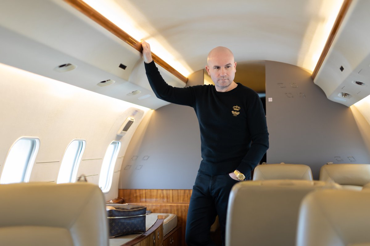 floriankoschat's tweet photo. Tipp für alle Damen:

Lernt Männer in Flugzeugen kennen.

Dort sind sie schon nach Klassen sortiert 😜 https://t.co/bK5rg16Omy