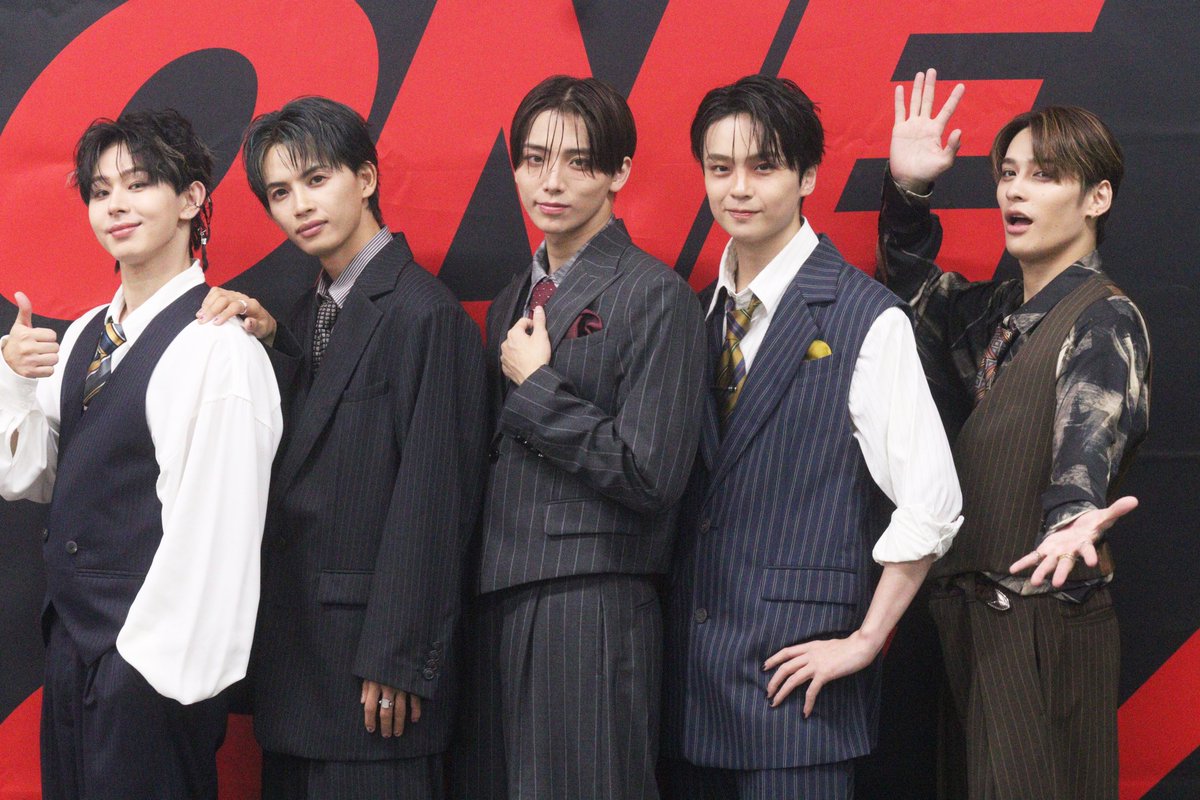 TVGweb's tweet photo. ONE N’ ONLY、自身初アリーナツアー
「INFERNO」完走❗️

▫️全21曲を圧巻パフォーマンス
囲み取材では”夏の思い出”も告白
「エビライ。楽屋が5人で少し寂しい」

▫️New Album発売サプライズ発表＆
リード曲「Golden Sun」初披露、
「メガホリ」開催決定なども…

✍️🏻REPORT作成中です

#ONENONLY https://t.co/sAj9LES657