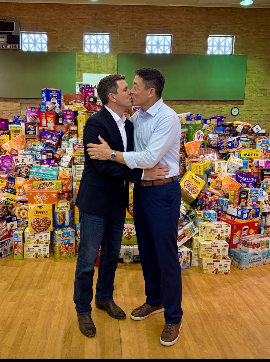 GOP_WM's tweet photo. @jt_ennis @TexasTribune #LittleJT do you meant Texas liberal mouthpiece with cesspool journalism Tribune 😀
Did bisexual @jamestalarico called TX Black leadership Called “medicore Black 🙍🏿‍♂️man” @ColinAllred @RepCDMenefee https://t.co/Yr3TUSFz4F