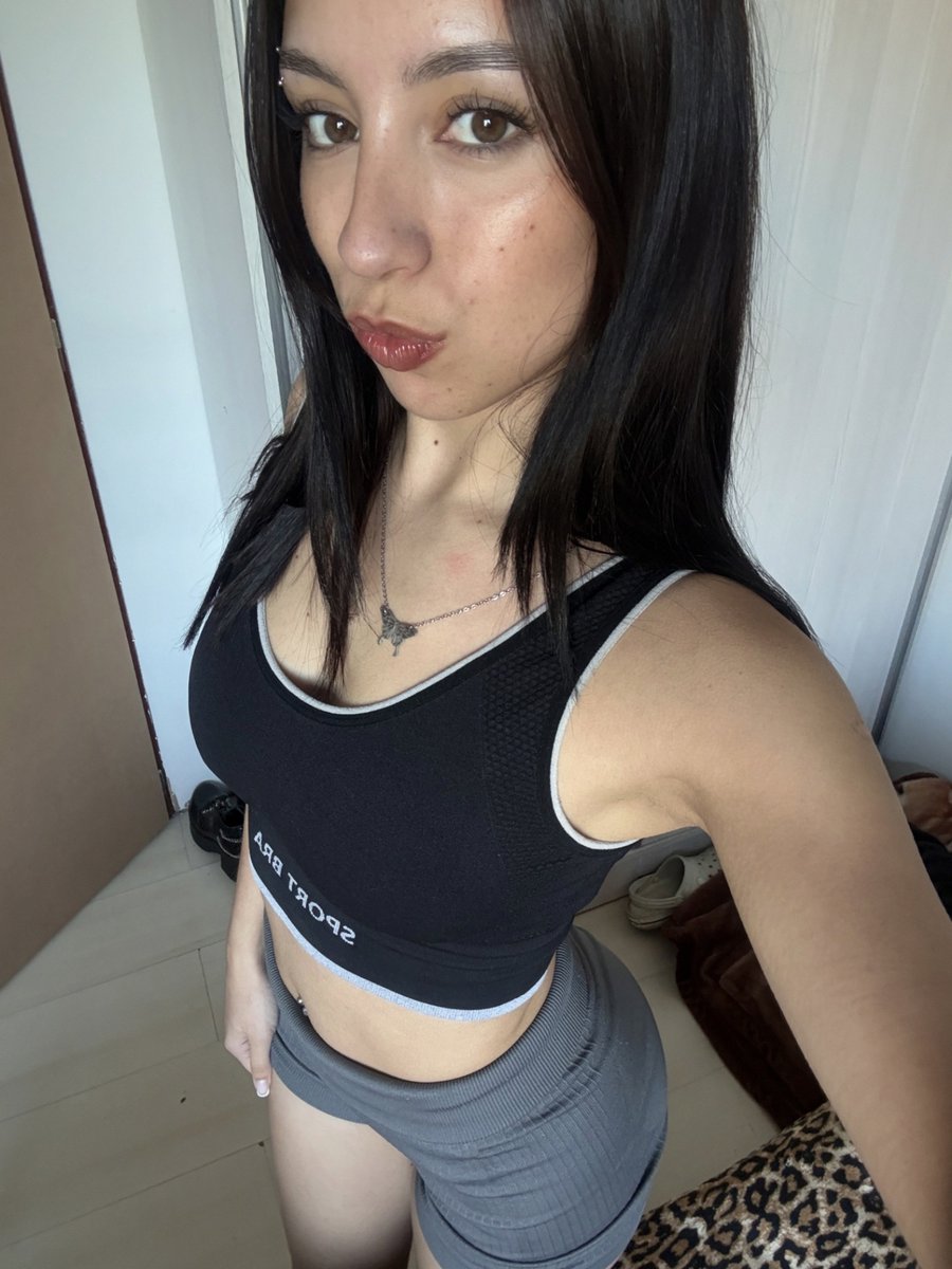 moonieduskk74's tweet photo. guess the energy isn't for everyone 🤭✨ https://t.co/z7hHAl5JeI