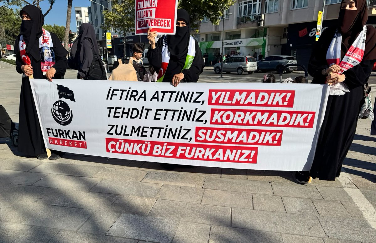 izmirfurkanh's tweet photo. İzmir Furkan Hareketi Gönüllüleri 13.09.2026 Pazar günü başta Alparslan Kuytul Hocaefendi olmak üzere tutuklu bulunan tüm kardeşleri için Basın Açıklaması gerçekleştirdi. 

#YargıEliyleZulüm
Ozgürlük IçinMeydandayız
FurkanGönüllülerine Ozgürlük https://t.co/EUmoxCTa41