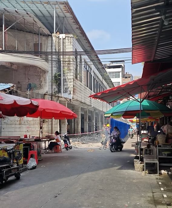 StopEatingDogs_'s tweet photo. We are cautiously optimistic about the new developments in Yulin &amp; we believe that the enormous response Wang Wang’s story &amp; other animal abuse cases are driving these changes. 

https://t.co/6TtRsyKbKU

#EndDogMeatTrade #StopYulinFestival #JusticeForWangWang #StopAnimalAbuse https://t.co/ZGYELfID9k