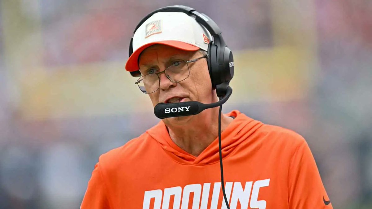 CLEsportsTalk's tweet photo. Players 100% suck but you can tell they have no desire to try hard with Todd Monken as head coach. Doesn't appear to be the #Browns' answer. https://t.co/RiiWTkEe1n