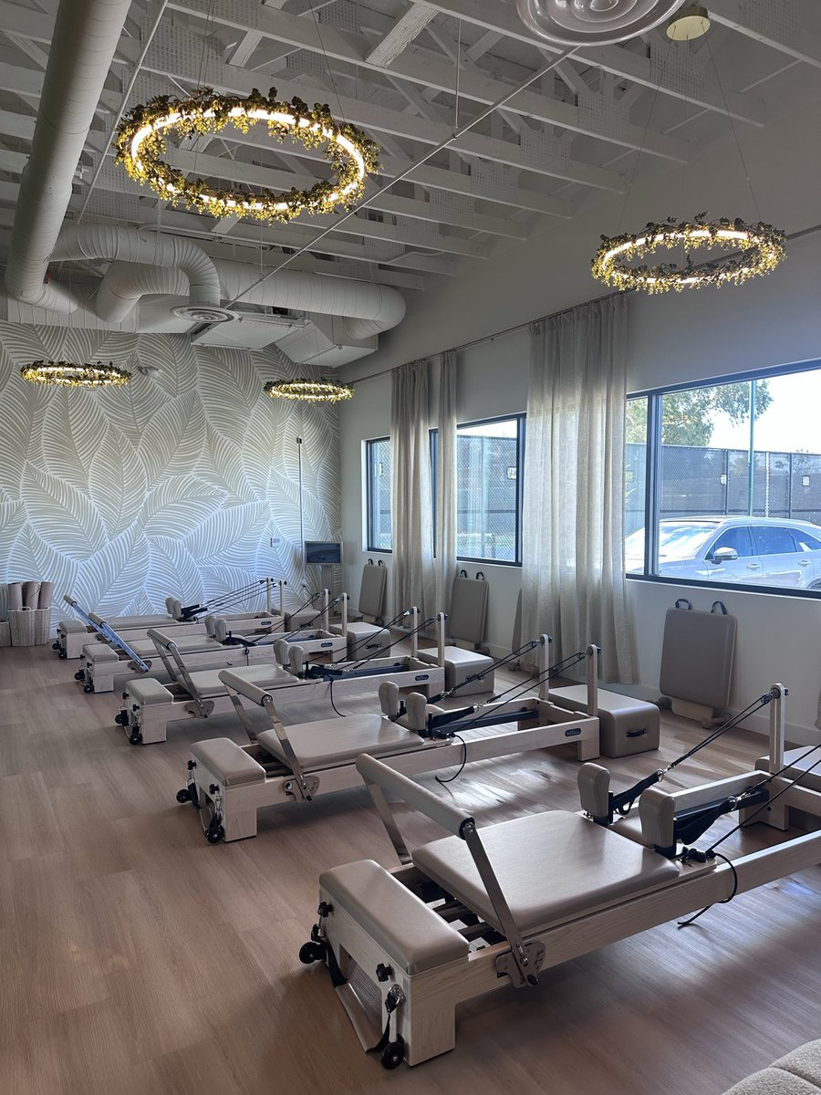 CommishNaft's tweet photo. I had the opportunity to officially welcome All In Tennis Academy to District A 🎾 From junior programming to adult clinics and socials — plus a full Pilates room and gym — All In is a one-stop shop for beginner tennis players to pros 💪🏼 https://t.co/vdfefPytGS