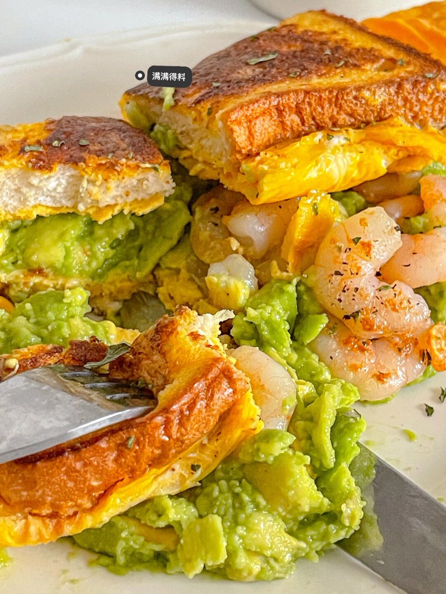 KatiaChilc9lnv's tweet photo. Just made creamy avocado toast with a sprinkle of chili flakes for a quick and cozy breakfast—so simple but tastes like a little weekday win! https://t.co/etc1cWBpIU