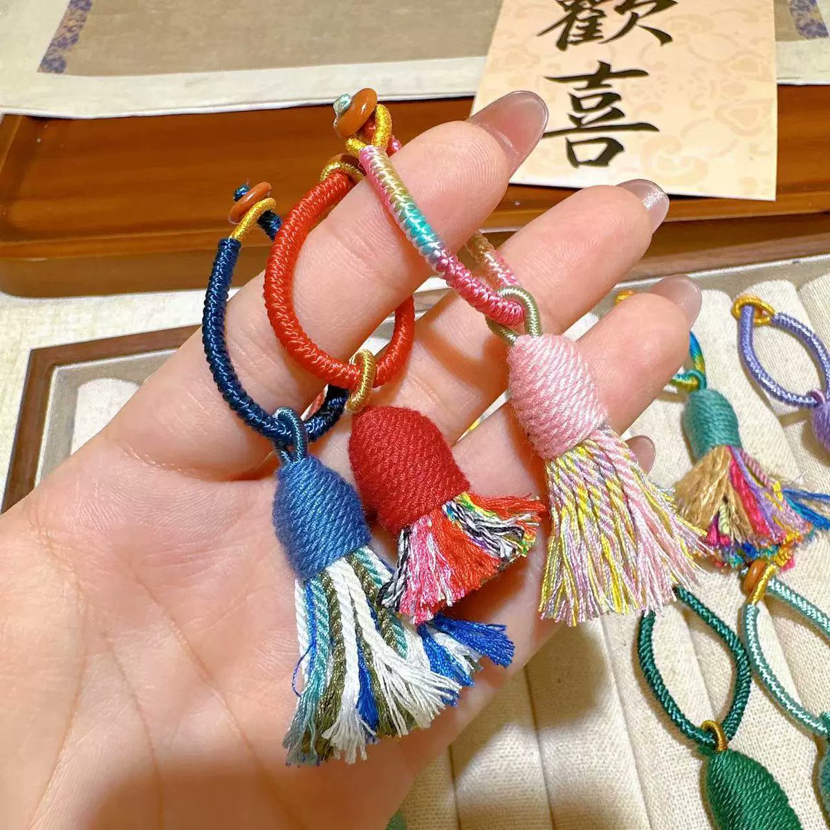 NadiaHaggeya's tweet photo. DIY porta-chaves de macramé feito em casa! Fácil, rápido e com um toque pessoal perfeito para presentear https://t.co/ISaaT9vzX5