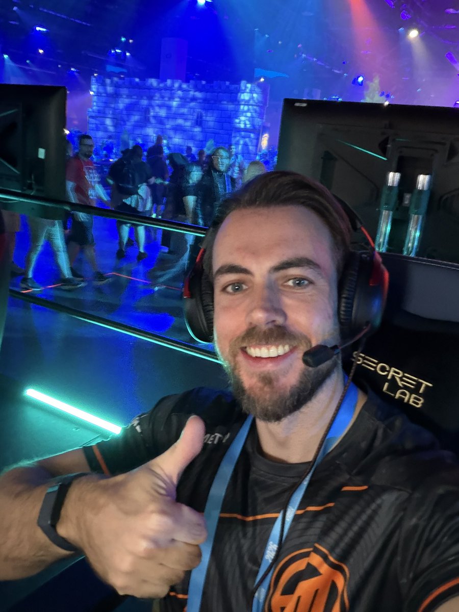 Methodsco's tweet photo. Live from #BlizzCon on twitch
Trying @Warcraft FOREVER lvling zone and dungeon (if I can find people ⚔️) - time to bring out the old warrior https://t.co/7p6cQlaD9r