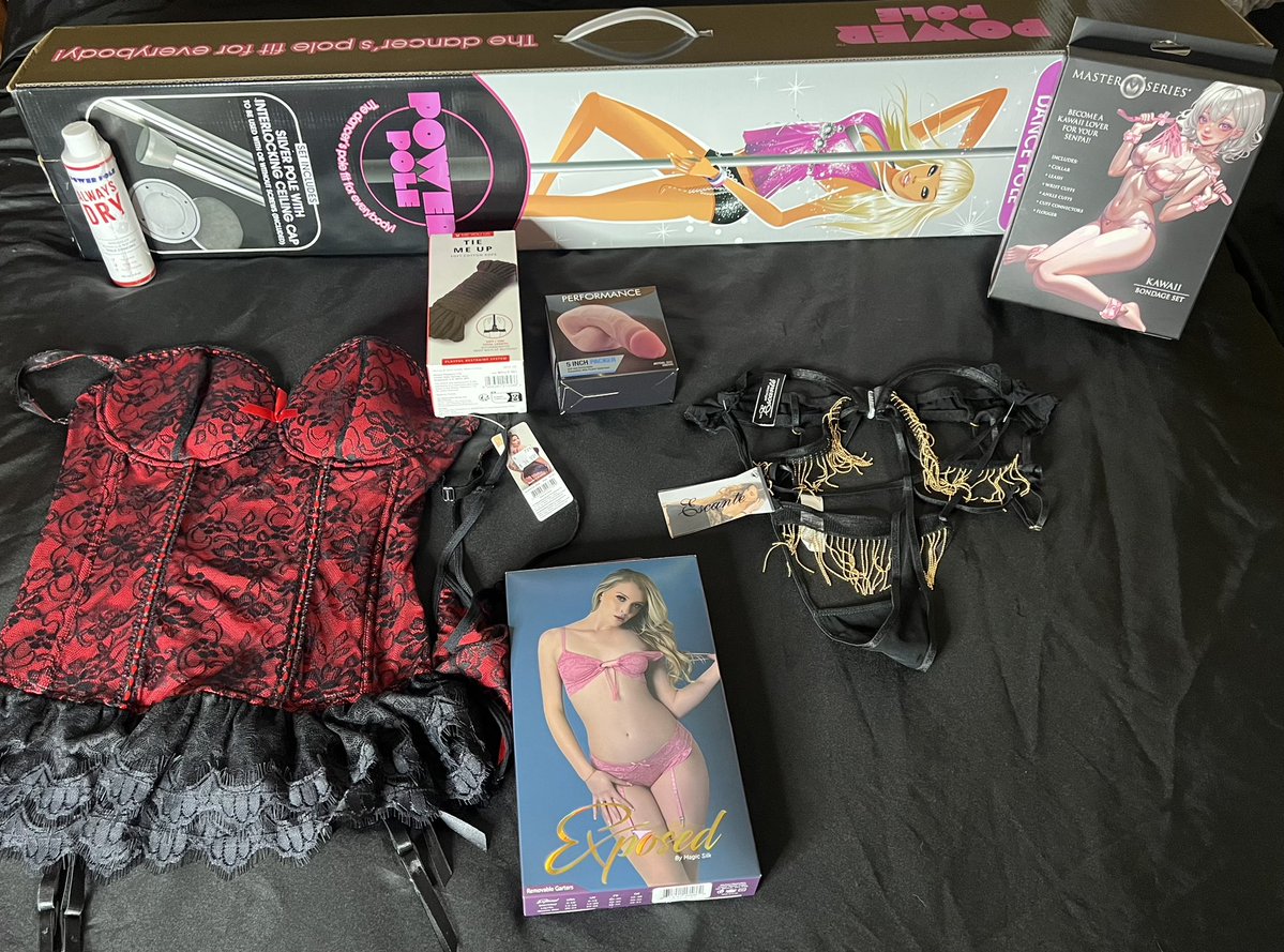 AceRatedX's tweet photo. Who wants to see @XAngel_Rae tied up and fucked like the slutty snow bunny she is ⛓️‍💥 https://t.co/3j3sRtsXaR