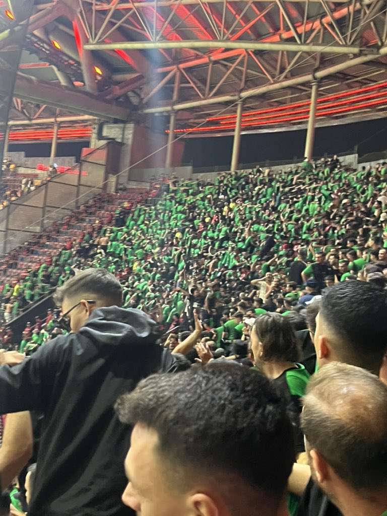 gulp_hakan's tweet photo. KOCAELŞSPOR : 0
gs : 1
Canın Sağolsun Körfezimm
Sahada Belki Kazanamadık ama
Trübünde Gene ZİRVEYDİK...
Hodri Meydan samiyenn Ramspark 💚🖤 https://t.co/aEa87psHtS