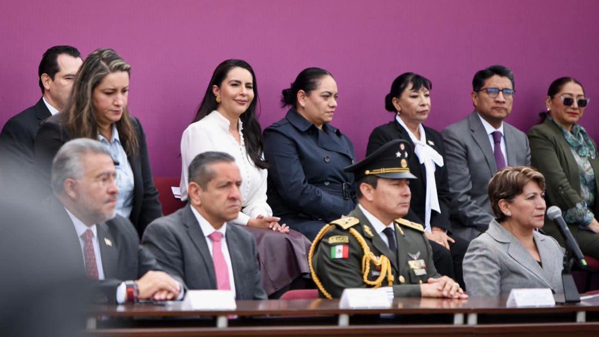 TeemOficial's tweet photo. La Dra. @ArlenSiuMx, Magistrada Presidenta del #TEEM, asistió a la Ceremonia por el 179 Aniversario de la gesta heroica de los Niños Héroes de Chapultepec, encabezada por la Mtra. @delfinagomeza, Gobernadora Constitucional del Estado de México. https://t.co/LVc4MxTk3u