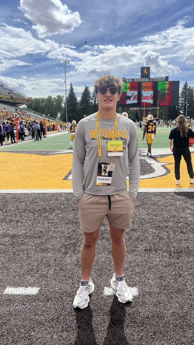 Dylan_propp22's tweet photo. Thank you @Coach_SBMoore for the invite! I had a great time @wyo_football and the atmosphere was amazing! 
@JamoBrown_ @JaySawvel @CoachABohl @WyoFBRecruiting @LockedInPreps @PrepRedzoneNE @THEnebpreps https://t.co/fHKdCAbknV