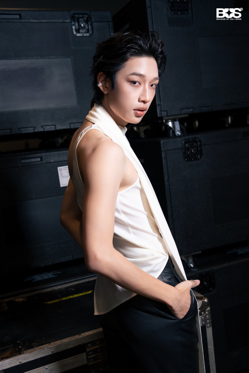 BUS_SONRAY's tweet photo. 📸  #NEXnattakit ใน Fashion Show จากแบรนด์ #EXHIBIT ที่งาน MChoice &amp; Mint Awards 2026

#MchoiceMintAwards2026xBUS
#MchoiceMintAwards2026
#BUSbecauseofyouishine https://t.co/7N7sxY4mfO