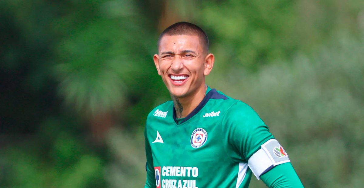YoNoSoyElChelo's tweet photo. Inició campaña 

Si de todas maneras van a solapar errores, prefiero que sea un mexicano y joven 

#FueraMier https://t.co/xB4LRXkS6k