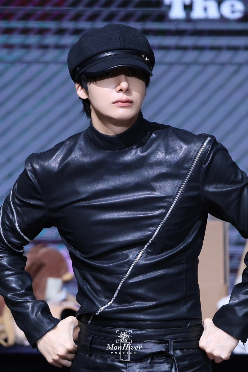 Monhiver_MX's tweet photo. 260912  #형원 

#몬스타엑스 #MONSTA_X #HYUNGWON https://t.co/H7MnGzQpg0