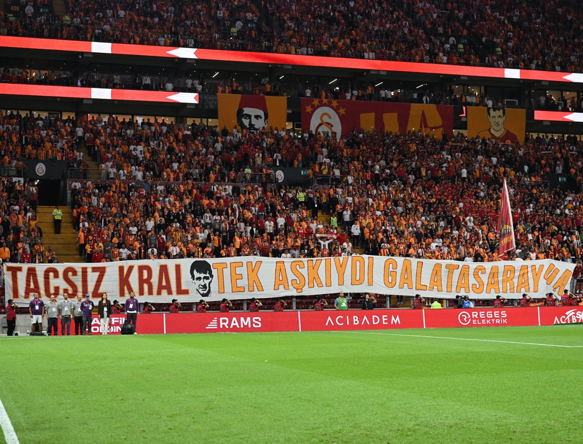 GalatasaraySK's tweet photo. Tek aşkıydı Galatasaray! 💛❤️ https://t.co/VPulGo2SIt