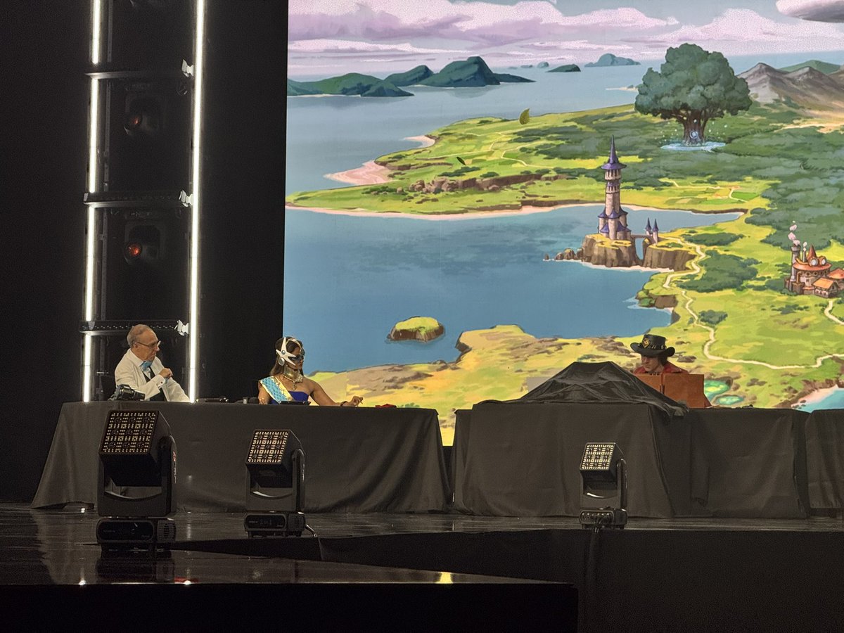 mountain_Duwe's tweet photo. Had no idea what to expect with #Questwatch here at #BlizzCon but itβs hilarious to see the gameβs voice actors playing tabletop RPG while in character. You can tell they really love the heroes they play and what they do for a living. https://t.co/VAIx3kSXHc