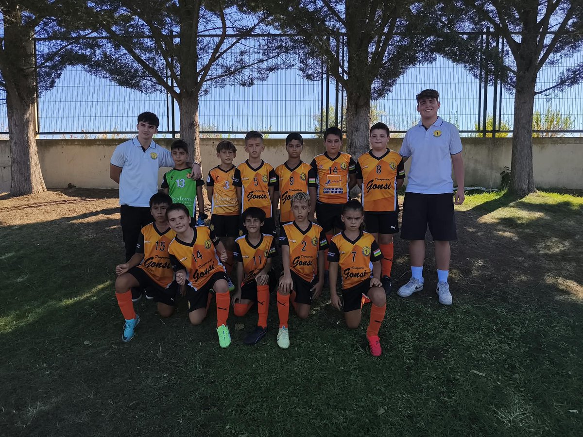 SieteInfantesED's tweet photo. Fin de semana de fútbol en el torneo de @BALSAMAISO , Muchas gracias por la invitación .
Nuestros chicos han disfrutado mucho y se han divertido con su deporte favorito https://t.co/hpWSSlPvAt