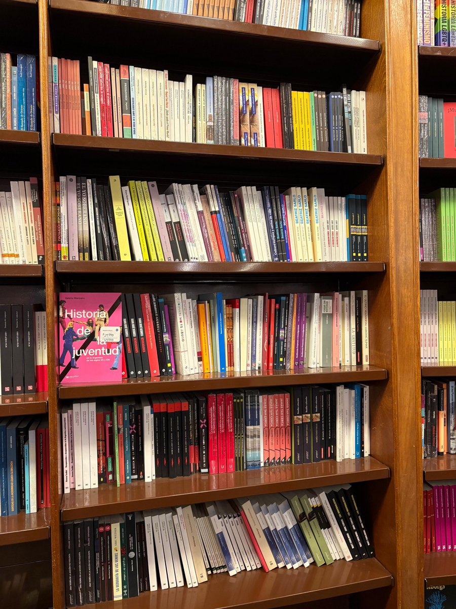 librofilos's tweet photo. La belleza de los libros https://t.co/HYzOTIBj4I