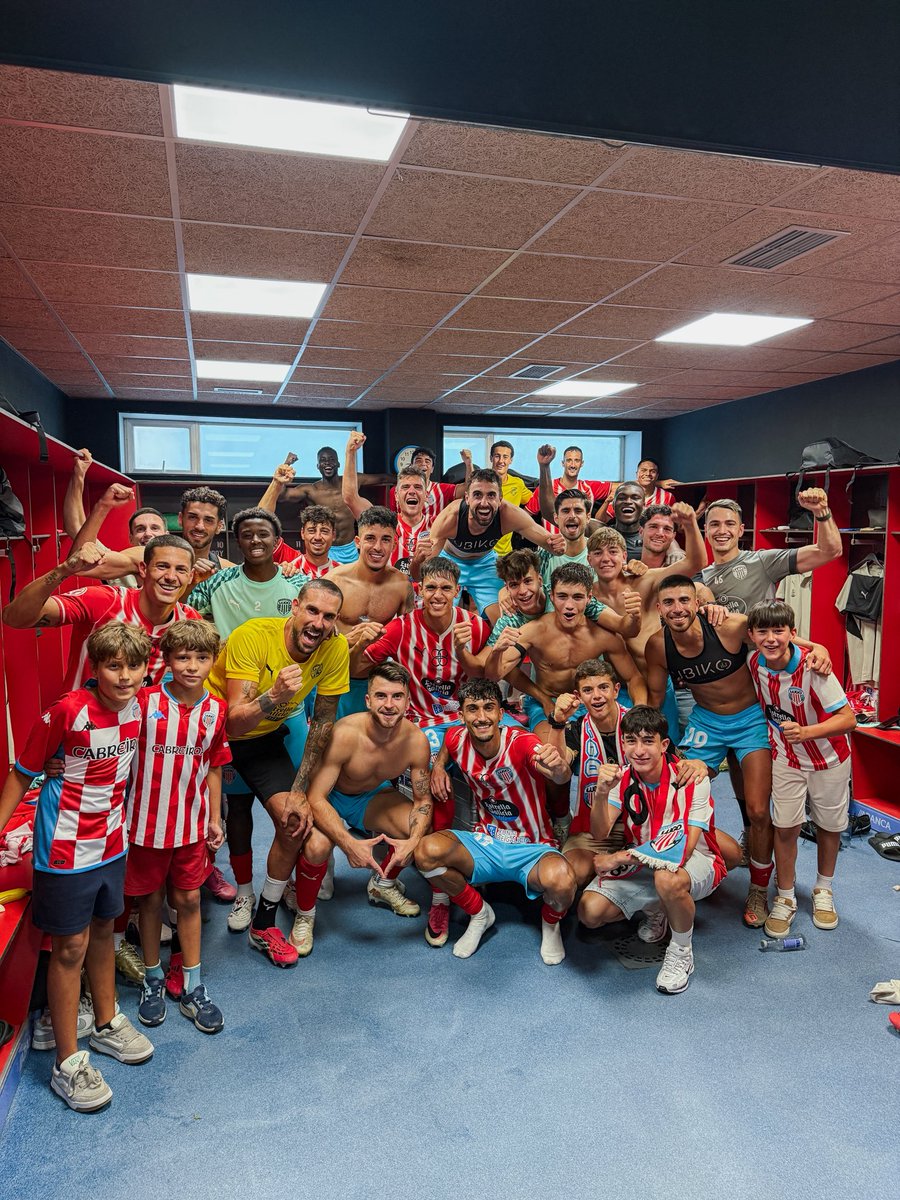 CDeportivoLugo's tweet photo. Que continúe a 𝒅𝒊𝒗𝒆𝒓𝒔𝒊𝒐́𝒏 🕺

#ForzaLugo https://t.co/JO1otaExFX