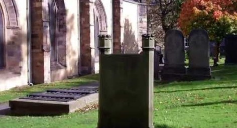 tourscotland's tweet photo. Tour #Scotland #Autumn travel video Blog of the exterior of #Greyfriars #Tolbooth #Highland Kirk and the cemetery on #ancestry, #genealogy, #history visit and trip to #Edinburgh. Located at the southern edge of the Old Town https://t.co/rzxk1kE6wV https://t.co/egBD7Sx6Zx