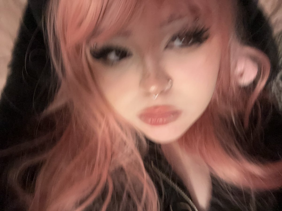 _biscuitik's tweet photo. i need more wigs :c https://t.co/FzXtfQZorx