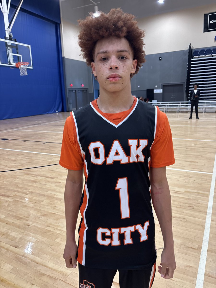 theCBGLive's tweet photo. CBG Premier 67
Oak City Prep 64

Saiveon Wall with 31 points for Oak city prep. https://t.co/QM2jpqPclw