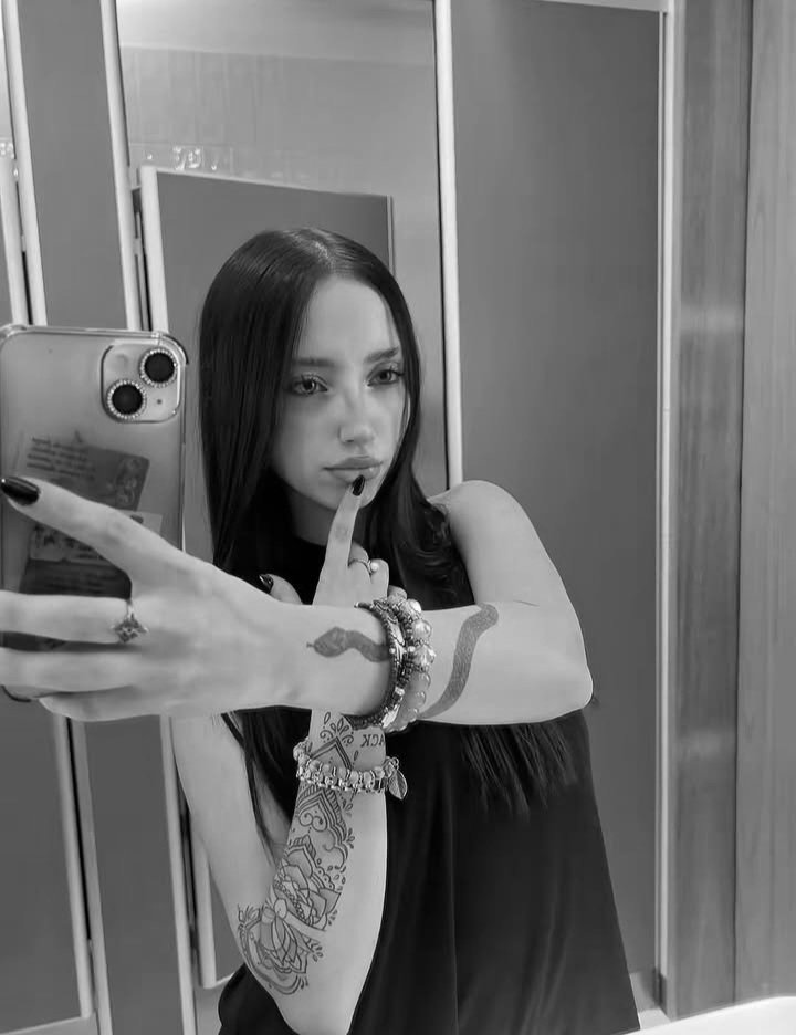 EVILGIRLIEE's tweet photo. ㅤㅤㅤㅤㅤㅤㅤㅤㅤㅤ
#FREEROL https://t.co/ha9ifVsv0X