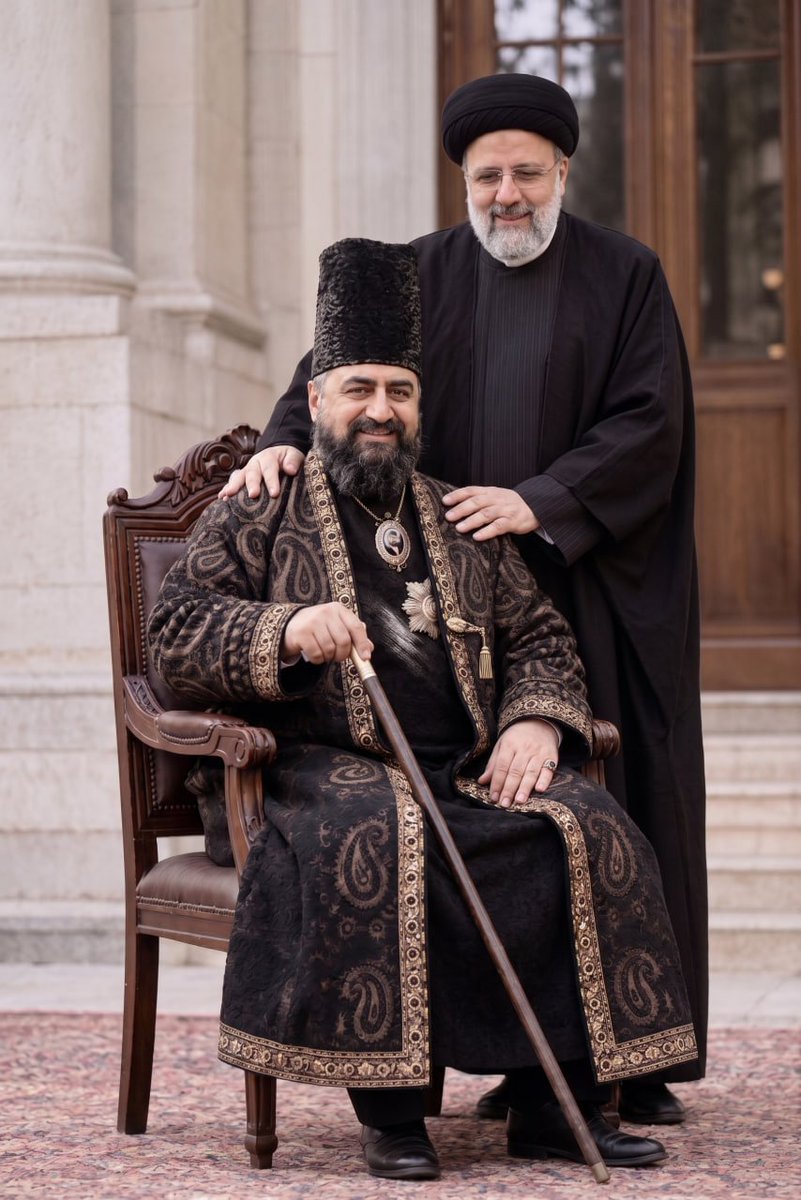 MehranRajaabi's tweet photo. وقتی می‌شنون شهید رئیسی «امیرکبیر تراز انقلاب اسلامی» بود، آتیش می‌گیرن و شروع به فحاشی می‌کنن؛ خوب بیشتر بسوزید. https://t.co/5GDX5wRWDY