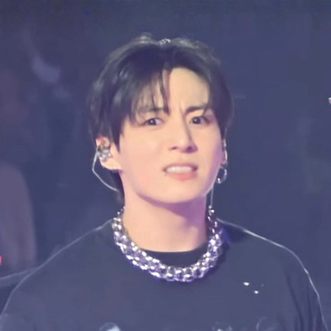 Smol_min_'s tweet photo. this specific genre of jungkook concert pics >>>> https://t.co/RMfrYhcBnI