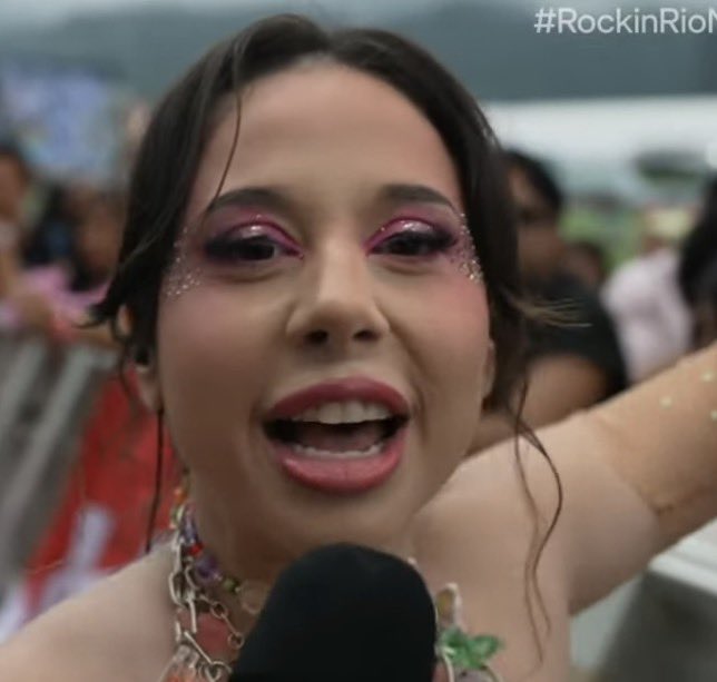 thepriolis's tweet photo. FUN FACT! Jenny Prioli é a influenciadora com menor número de seguidores entre todos os contratados e foi a que maior atingiu números simultâneos no #RockInRioNoGloboPlay https://t.co/MfDz1KFDrC