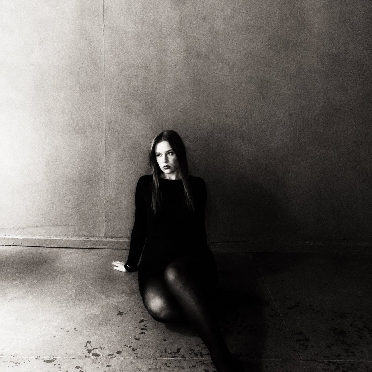 ARCAAofficial's tweet photo. A new artist has been signed to Angel Records. Her name is Yve, and she is set to announce her debut single today. https://t.co/HKwSlT7gRj