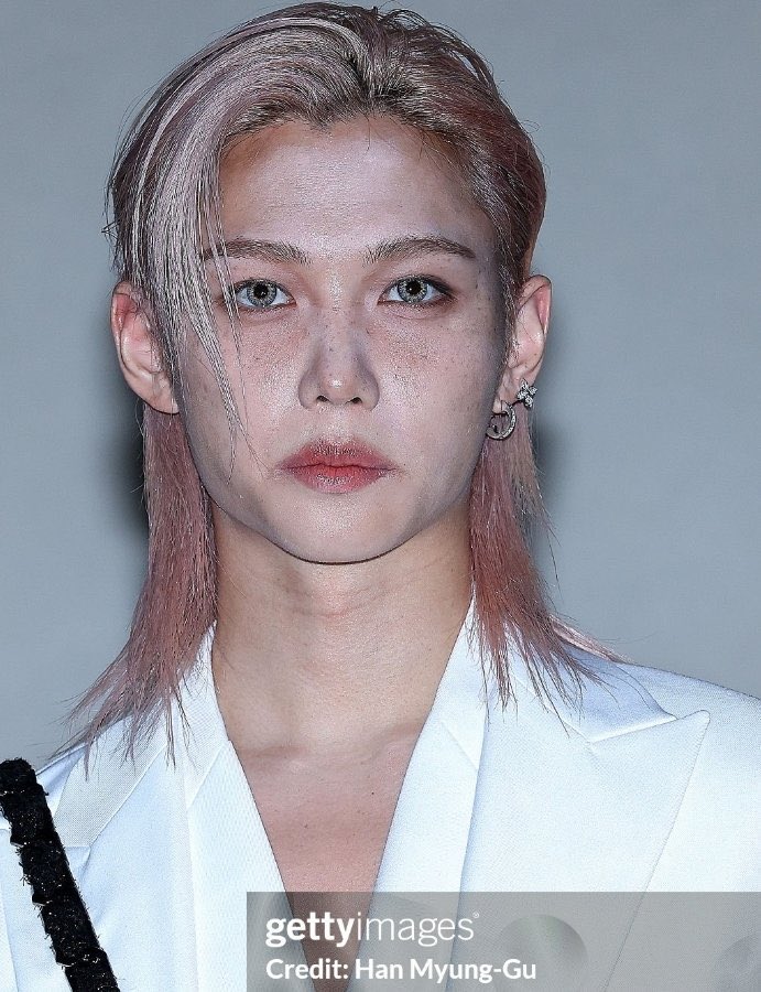 eternalsyd's tweet photo. the foundation u would think he was auditioning for a role in Twilight 😭 https://t.co/emDRO201f1