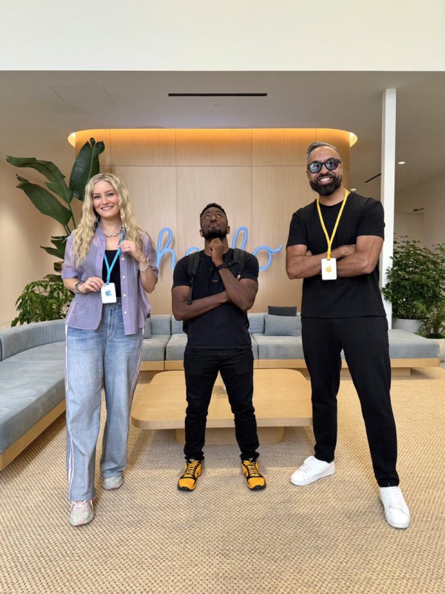 TheApplePixels's tweet photo. Apple events really bring the tech world together. 🔥

@SuperSaf + @ijustine + @MKBHD 

And wait… is Marques actually 6’3”?! 👀

#AppleEvent #Apple #MKBHD #Tech #iphone #iphoneduo https://t.co/F7POYAhP63