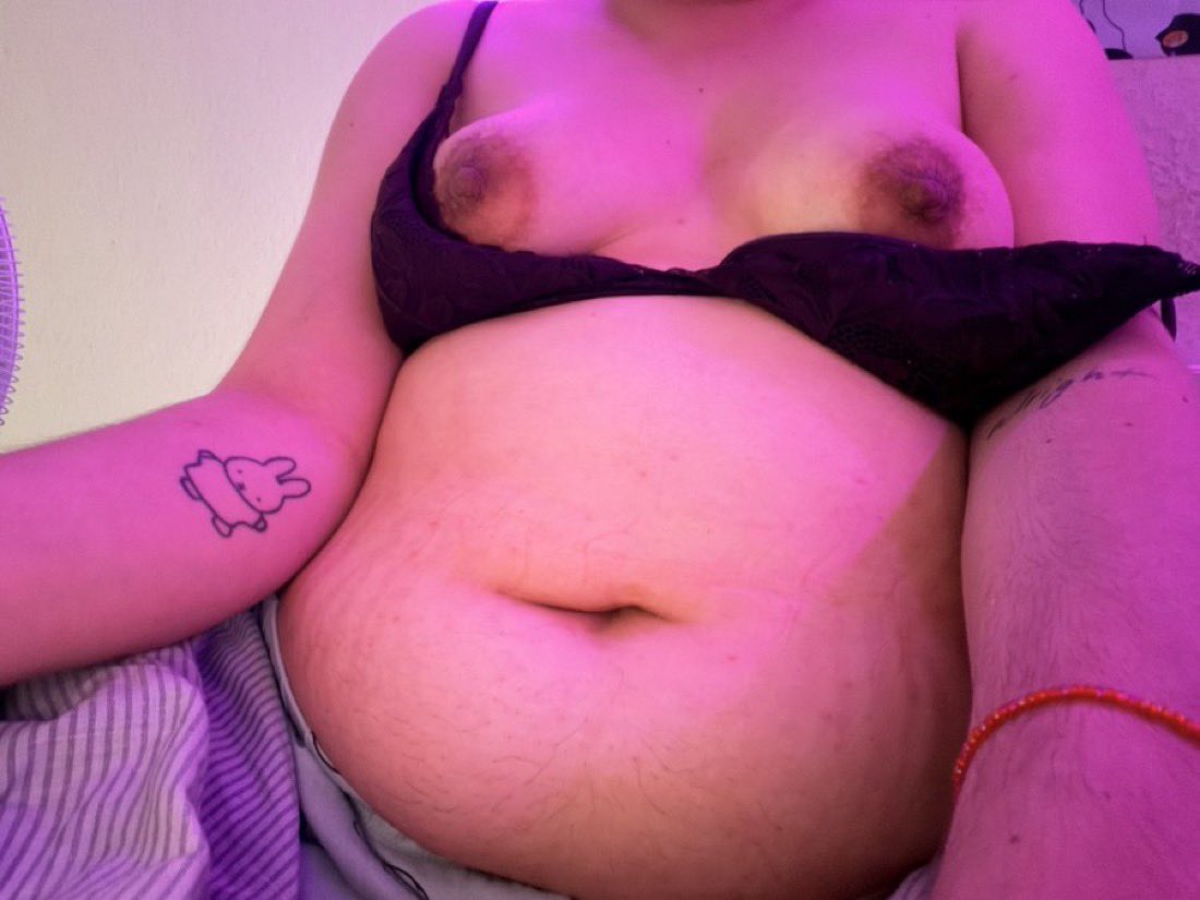 urpxppysub's tweet photo. who likes chubby girls? :3 https://t.co/gaAdJkN93J