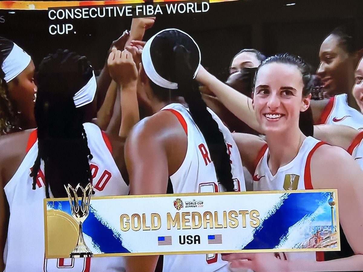 Rosiamado76's tweet photo. 🏀👏🏻🏀👏🏻🏀👏🏻🏀👏🏻🏀👏🏻 #worldcup USA https://t.co/MJIkxUcNCT